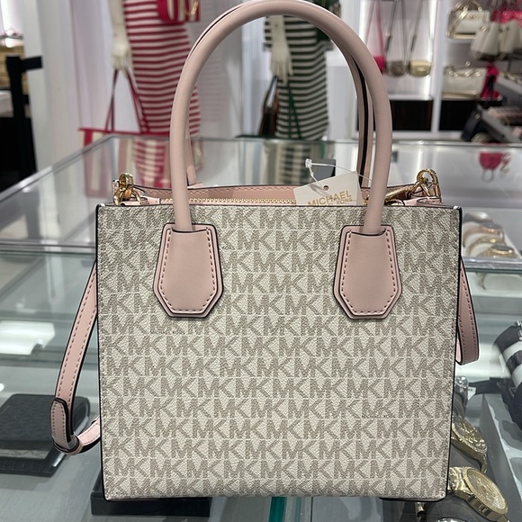 MICHAEL KORS
Mercer Medium Signature Logo Accordion Crossbody Messenger Satchel - Picture 8 of 16